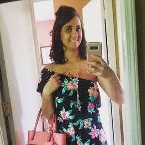 Meet your Posher, Anaca